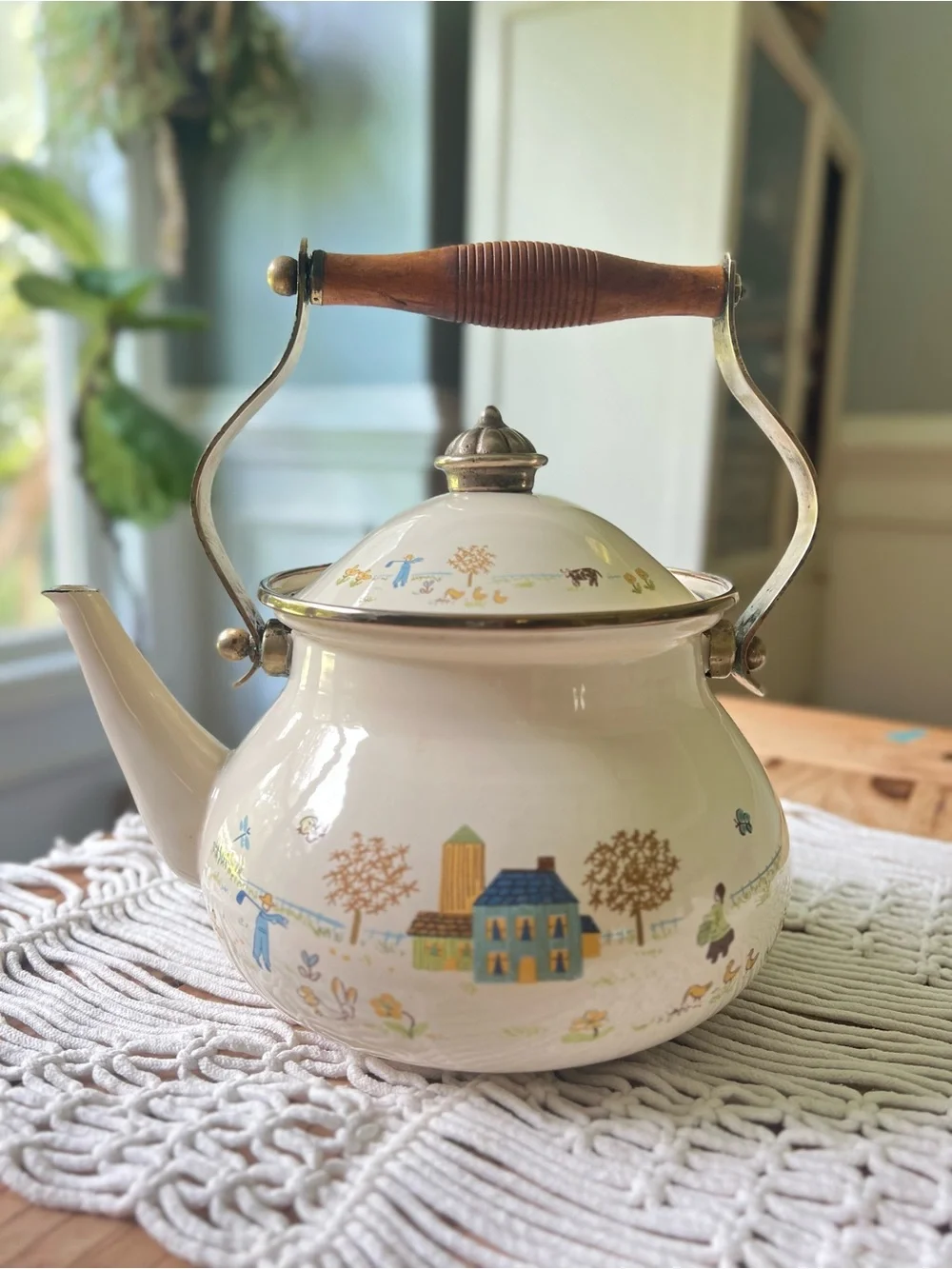 Vtg 87 Lincoware Country Design Collection Tea Kettle Enamel Wooden Handle Brass